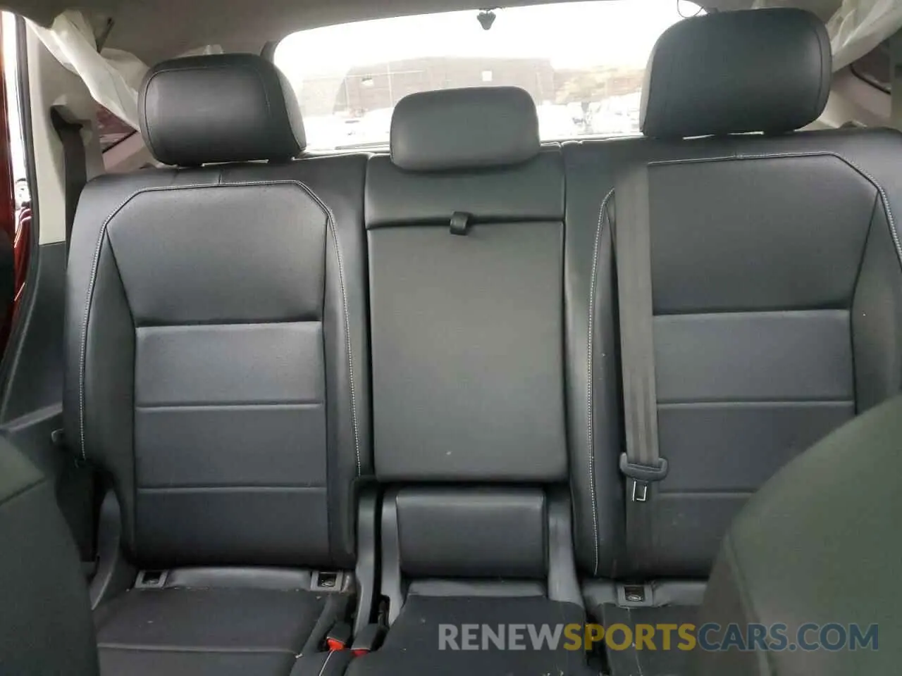10 Photograph of a damaged car 3VV2B7AX3MM068224 VOLKSWAGEN TIGUAN 2021