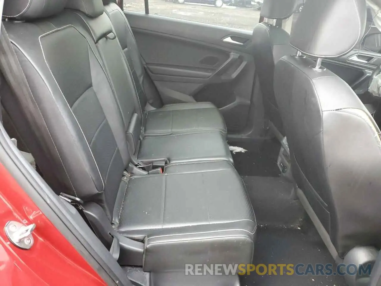 11 Photograph of a damaged car 3VV2B7AX3MM068224 VOLKSWAGEN TIGUAN 2021