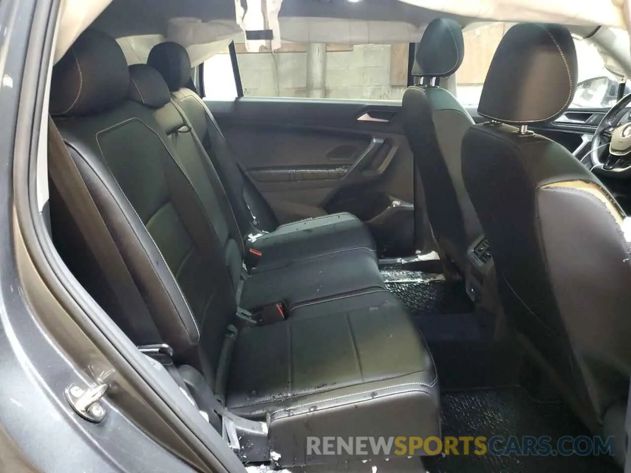 11 Photograph of a damaged car 3VV2B7AX3MM091213 VOLKSWAGEN TIGUAN 2021