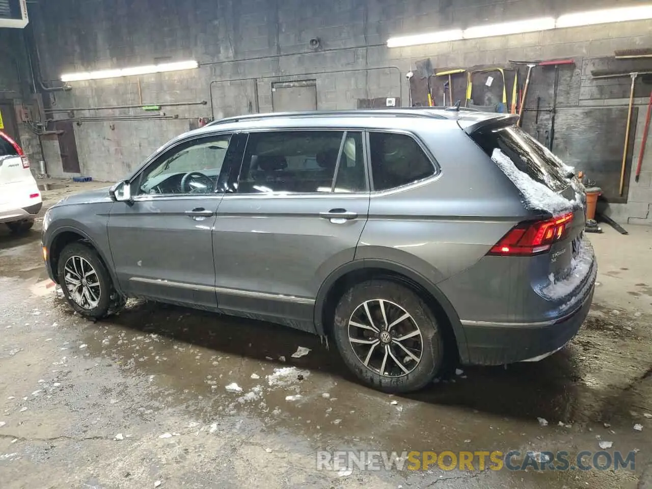 2 Photograph of a damaged car 3VV2B7AX3MM091213 VOLKSWAGEN TIGUAN 2021