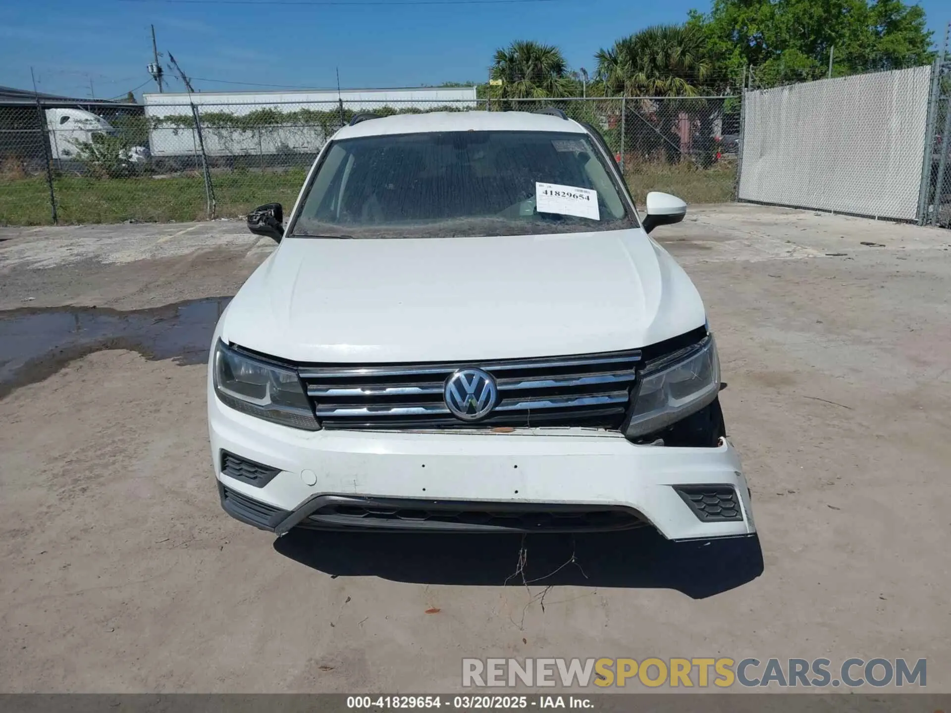 11 Photograph of a damaged car 3VV2B7AX4MM031490 VOLKSWAGEN TIGUAN 2021
