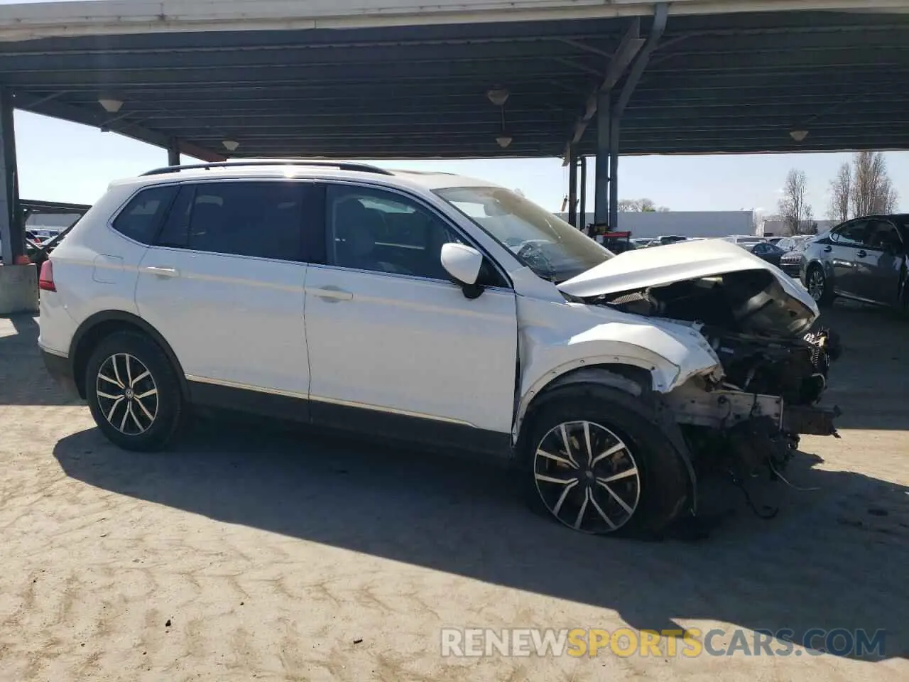 4 Photograph of a damaged car 3VV2B7AX4MM097117 VOLKSWAGEN TIGUAN 2021