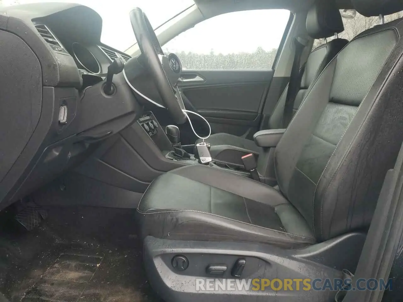 7 Photograph of a damaged car 3VV2B7AX5MM058164 VOLKSWAGEN TIGUAN 2021