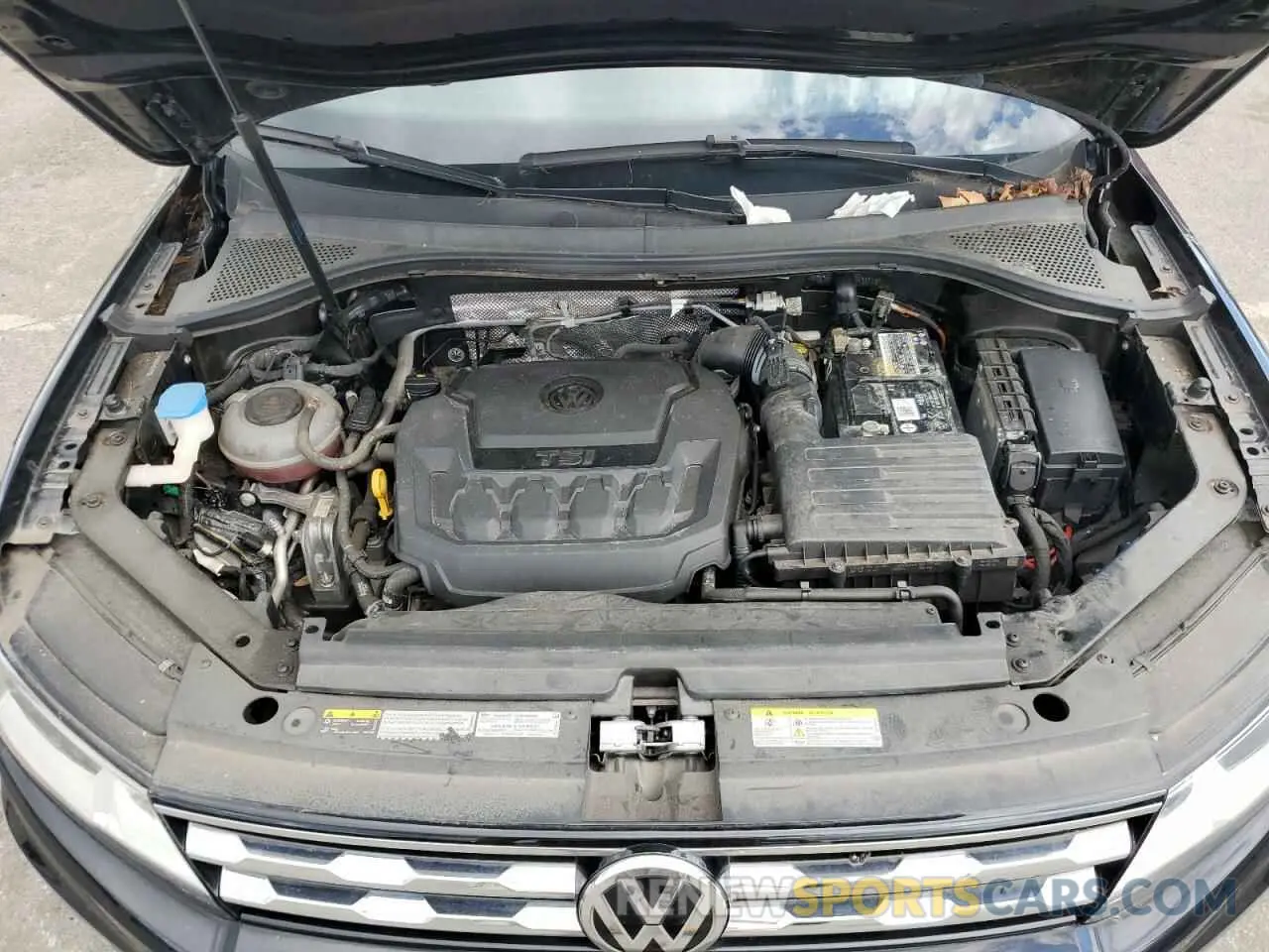 12 Photograph of a damaged car 3VV2B7AX5MM083355 VOLKSWAGEN TIGUAN 2021