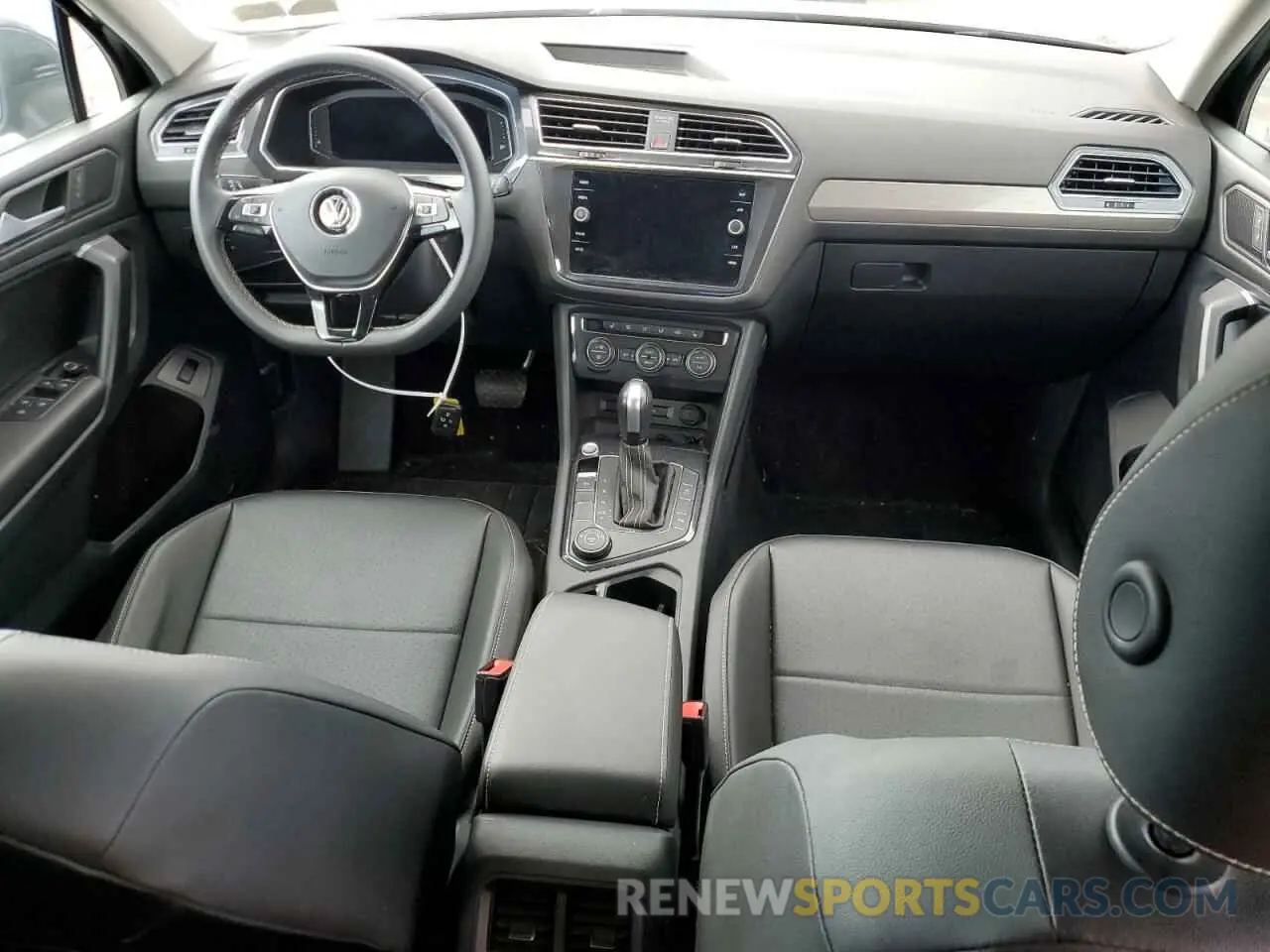 8 Photograph of a damaged car 3VV2B7AX5MM083355 VOLKSWAGEN TIGUAN 2021