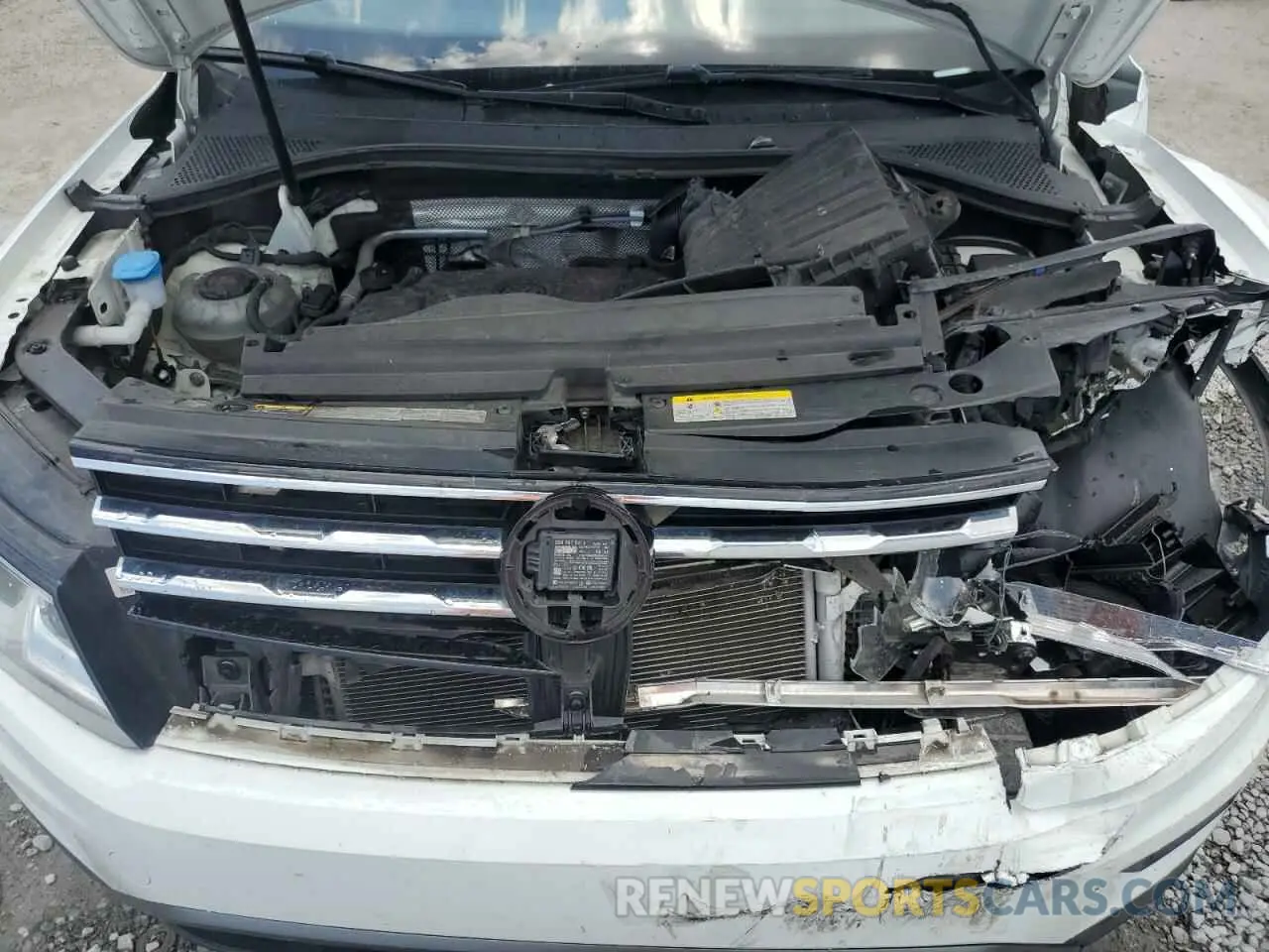 12 Photograph of a damaged car 3VV2B7AX5MM100395 VOLKSWAGEN TIGUAN 2021