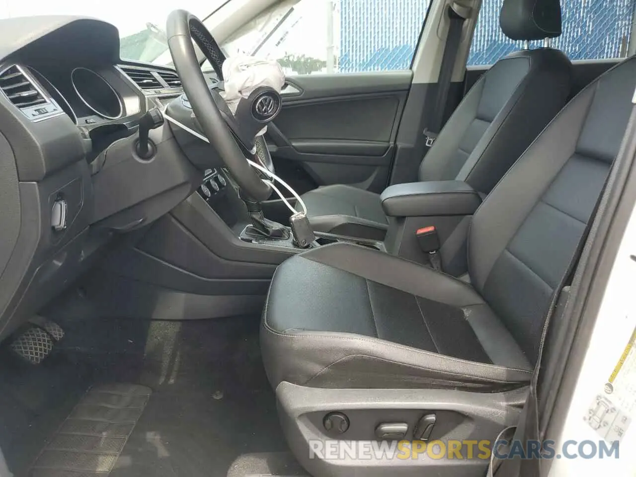 7 Photograph of a damaged car 3VV2B7AX5MM100395 VOLKSWAGEN TIGUAN 2021