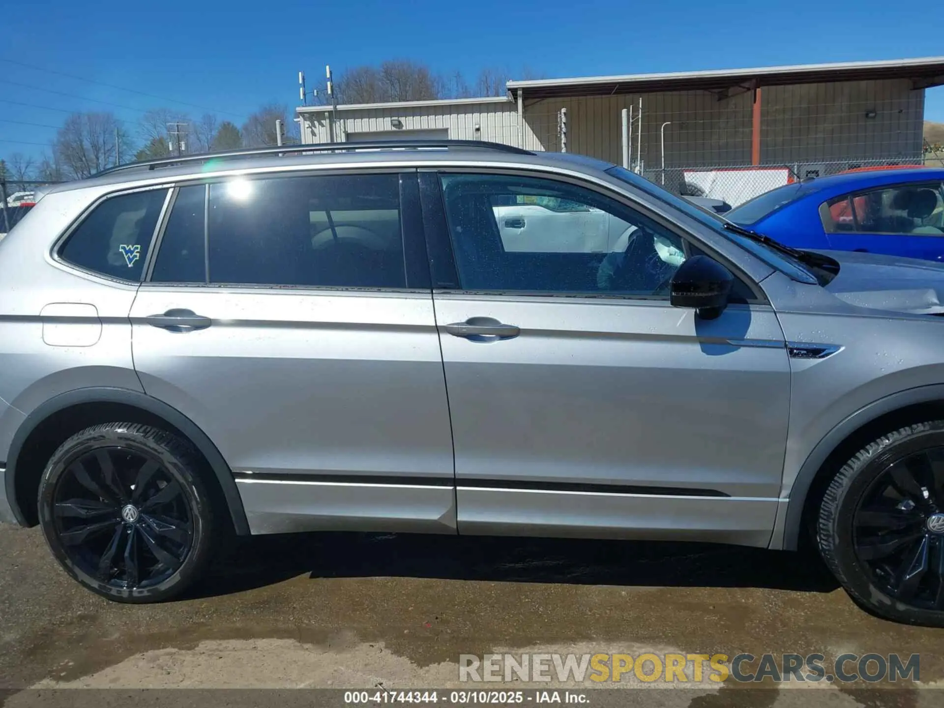 13 Photograph of a damaged car 3VV2B7AX5MM113633 VOLKSWAGEN TIGUAN 2021