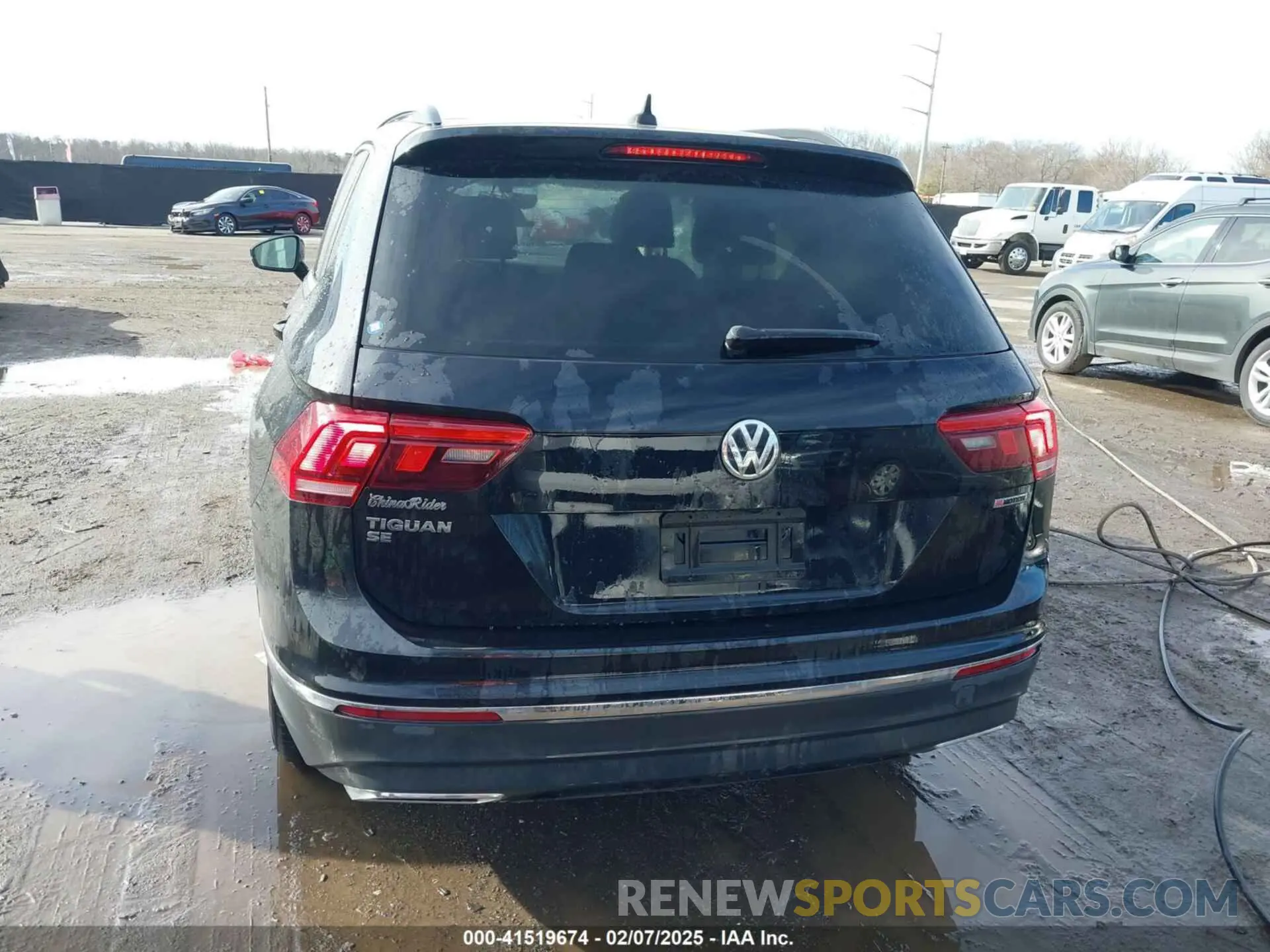 16 Photograph of a damaged car 3VV2B7AX7MM050891 VOLKSWAGEN TIGUAN 2021