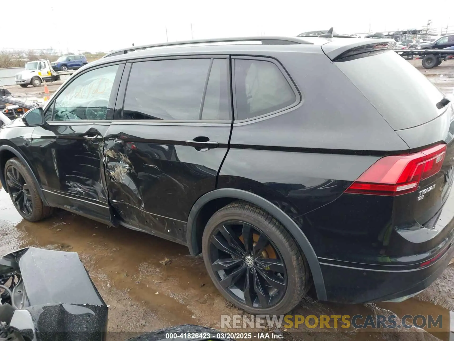 15 Photograph of a damaged car 3VV2B7AX8MM045666 VOLKSWAGEN TIGUAN 2021