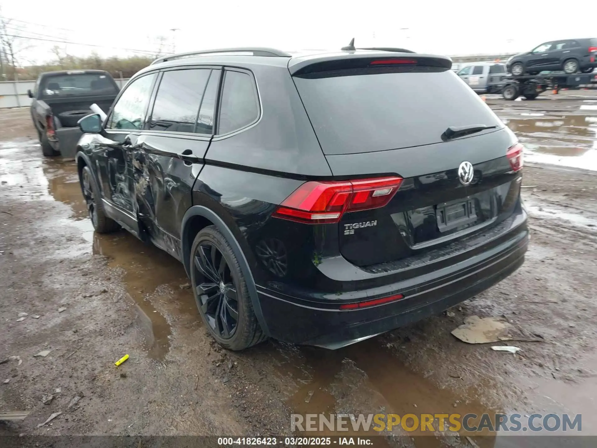 3 Photograph of a damaged car 3VV2B7AX8MM045666 VOLKSWAGEN TIGUAN 2021