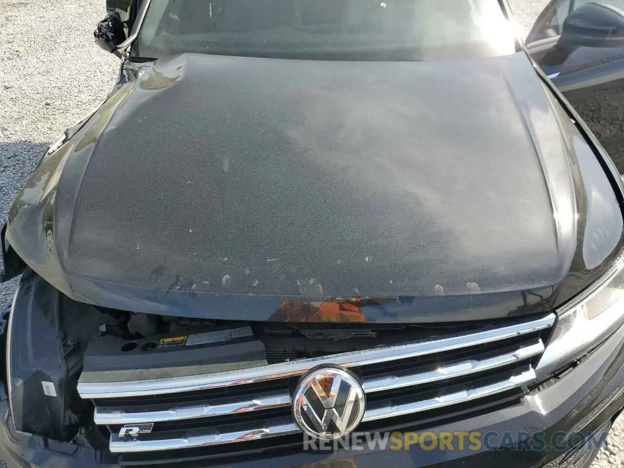 12 Photograph of a damaged car 3VV2B7AX8MM051810 VOLKSWAGEN TIGUAN 2021
