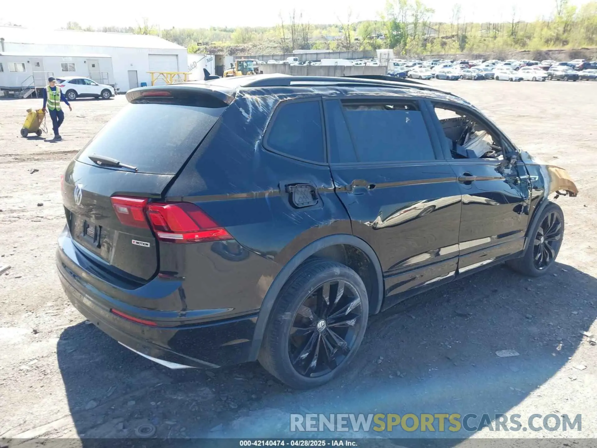 4 Photograph of a damaged car 3VV2B7AX8MM079008 VOLKSWAGEN TIGUAN 2021