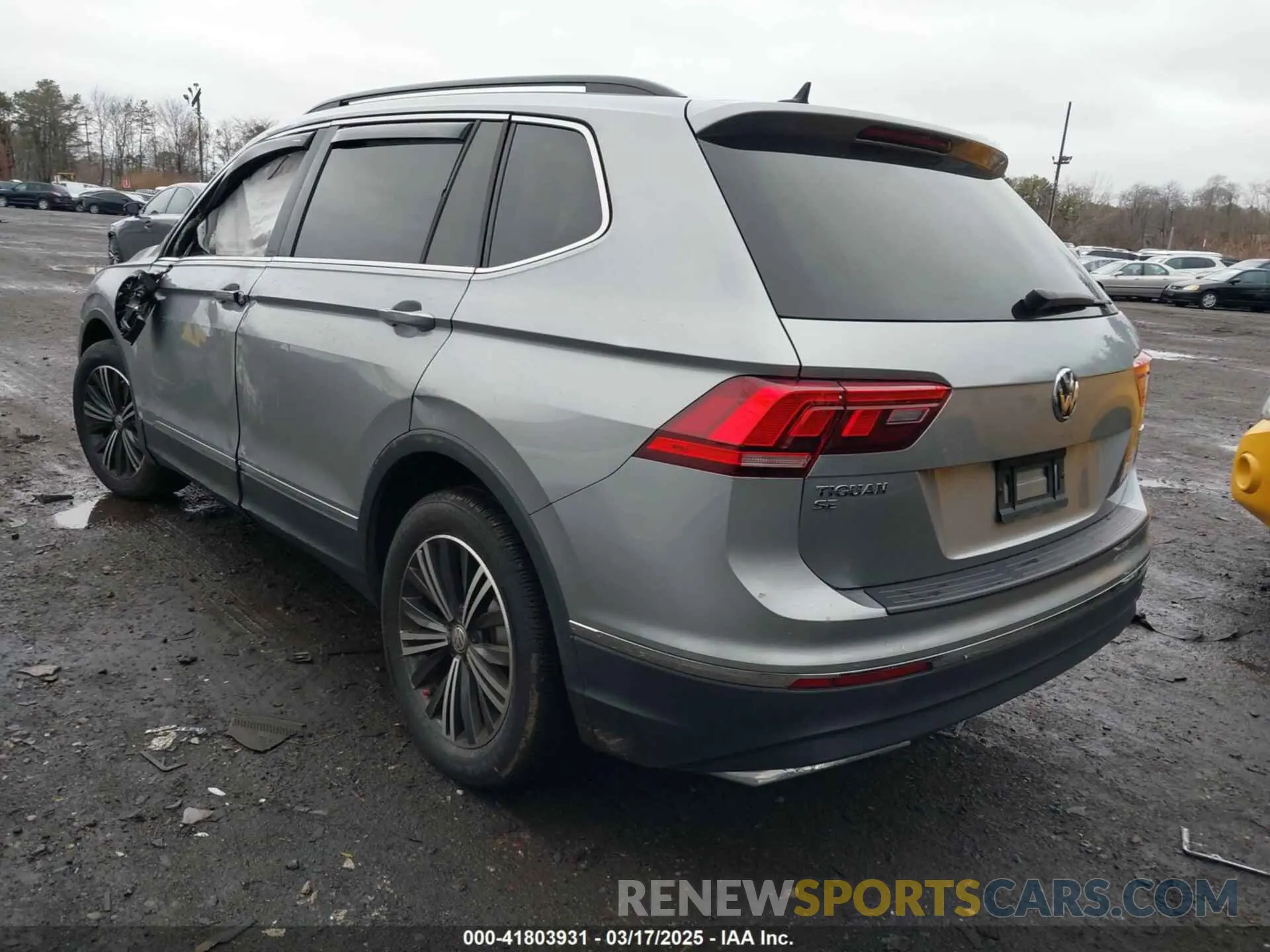 3 Photograph of a damaged car 3VV2B7AX8MM100651 VOLKSWAGEN TIGUAN 2021
