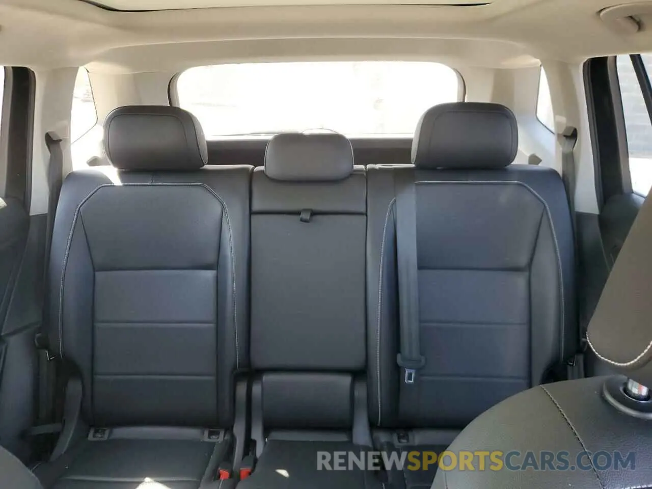 10 Photograph of a damaged car 3VV2B7AX9MM058863 VOLKSWAGEN TIGUAN 2021