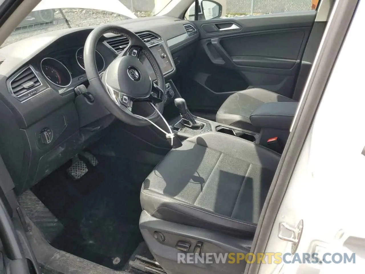 7 Photograph of a damaged car 3VV2B7AX9MM084945 VOLKSWAGEN TIGUAN 2021