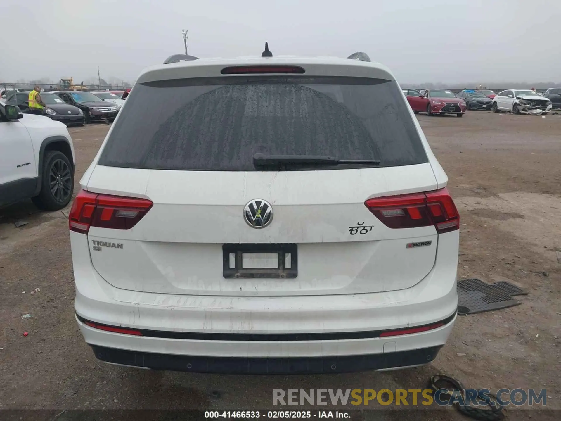 16 Photograph of a damaged car 3VV2B7AXXMM062209 VOLKSWAGEN TIGUAN 2021