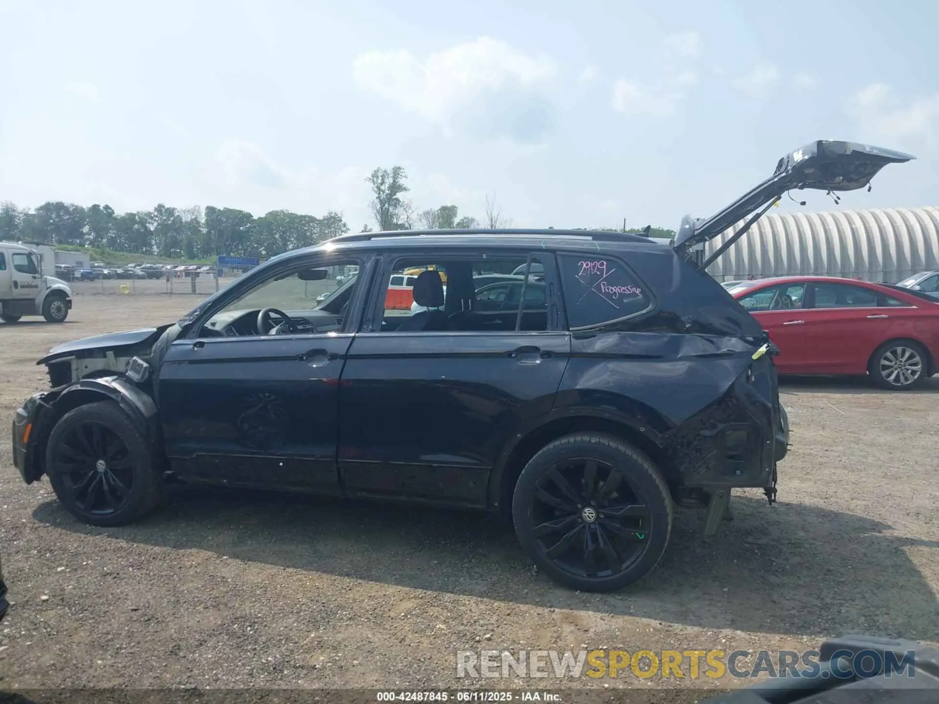 15 Photograph of a damaged car 3VV2B7AXXMM098305 VOLKSWAGEN TIGUAN 2021