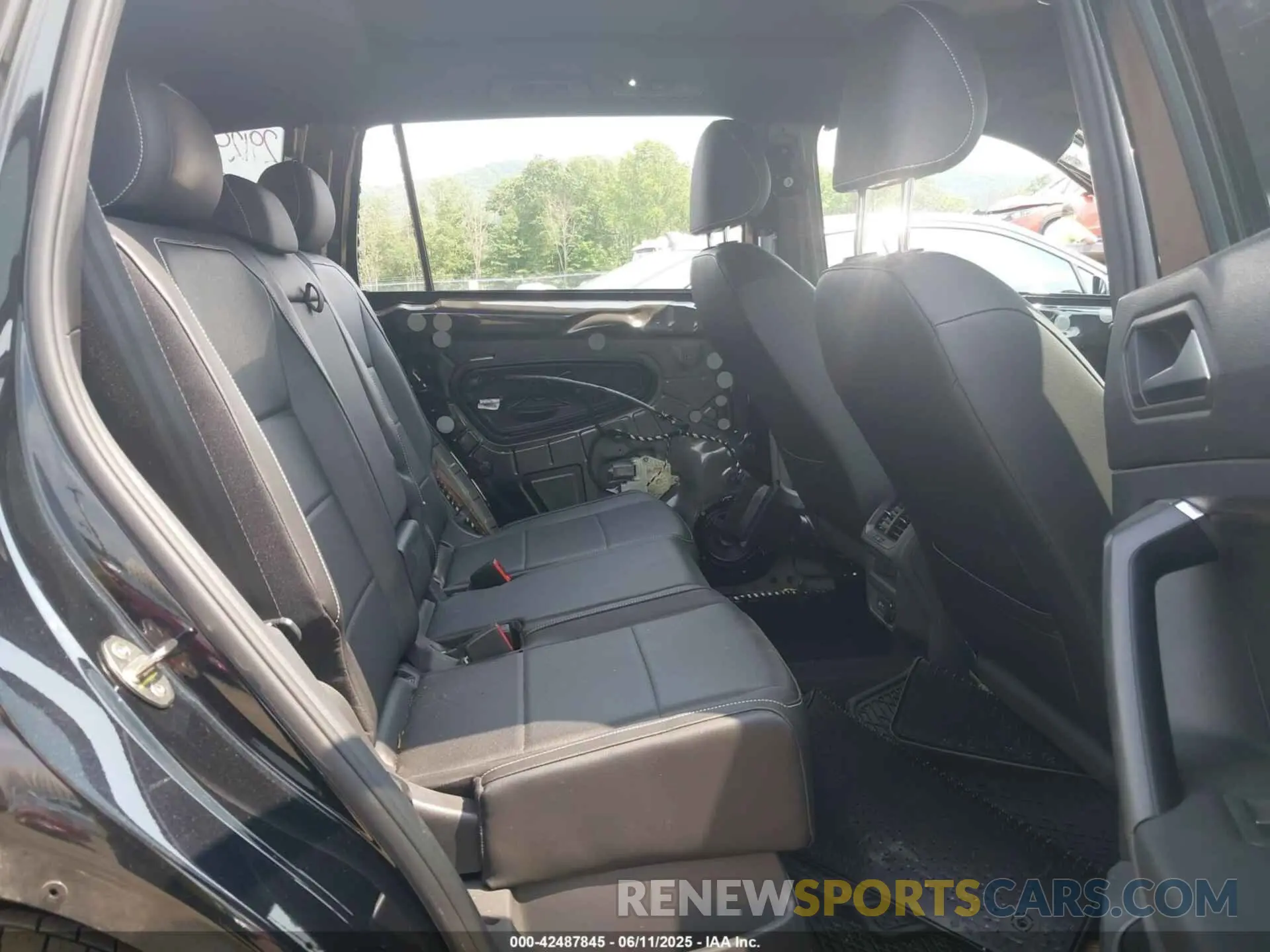 8 Photograph of a damaged car 3VV2B7AXXMM098305 VOLKSWAGEN TIGUAN 2021
