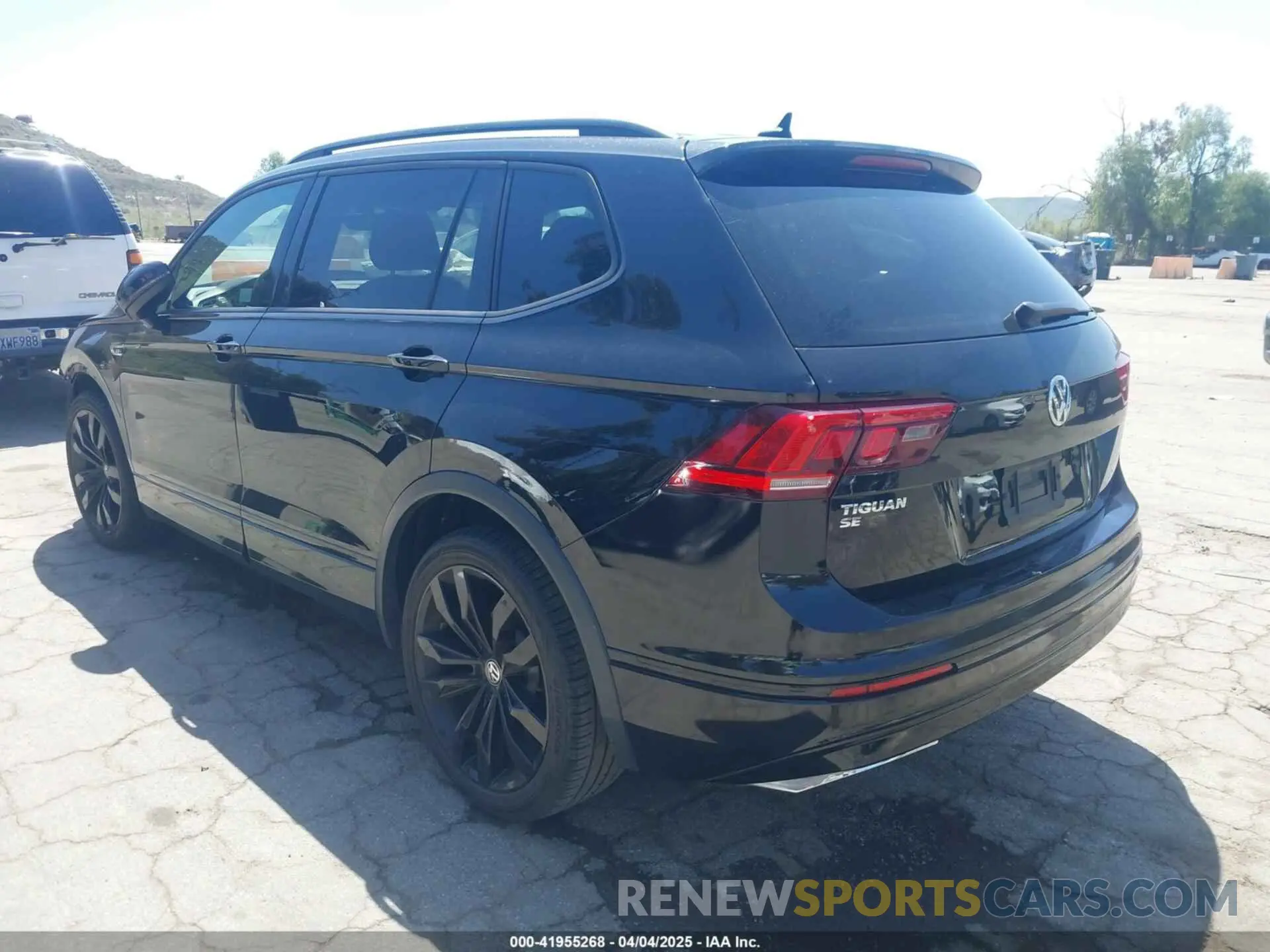 3 Фотография поврежденного автомобиля 3VV3B7AX0MM015825 VOLKSWAGEN TIGUAN 2021