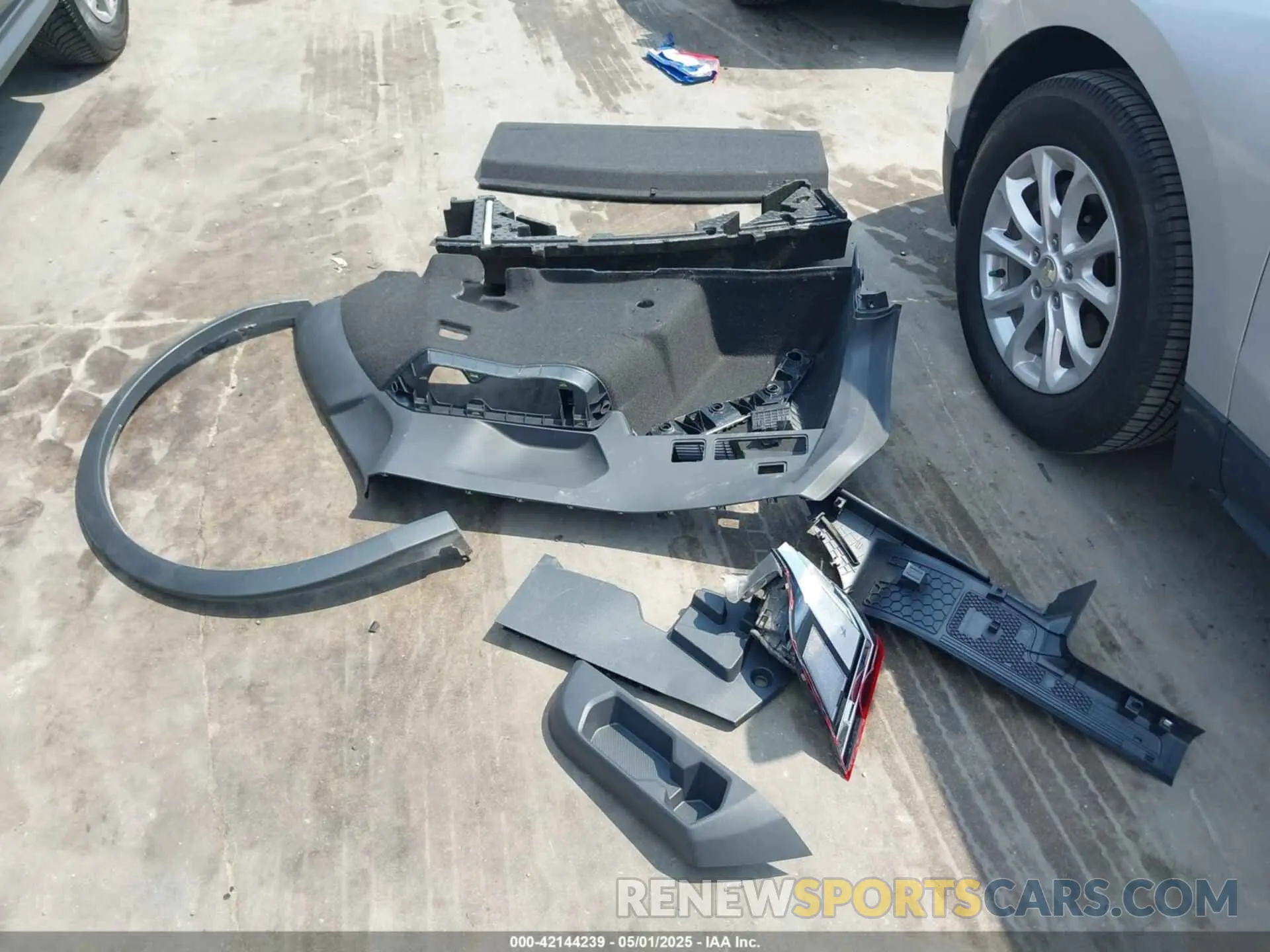 12 Photograph of a damaged car 3VV3B7AX0MM047478 VOLKSWAGEN TIGUAN 2021