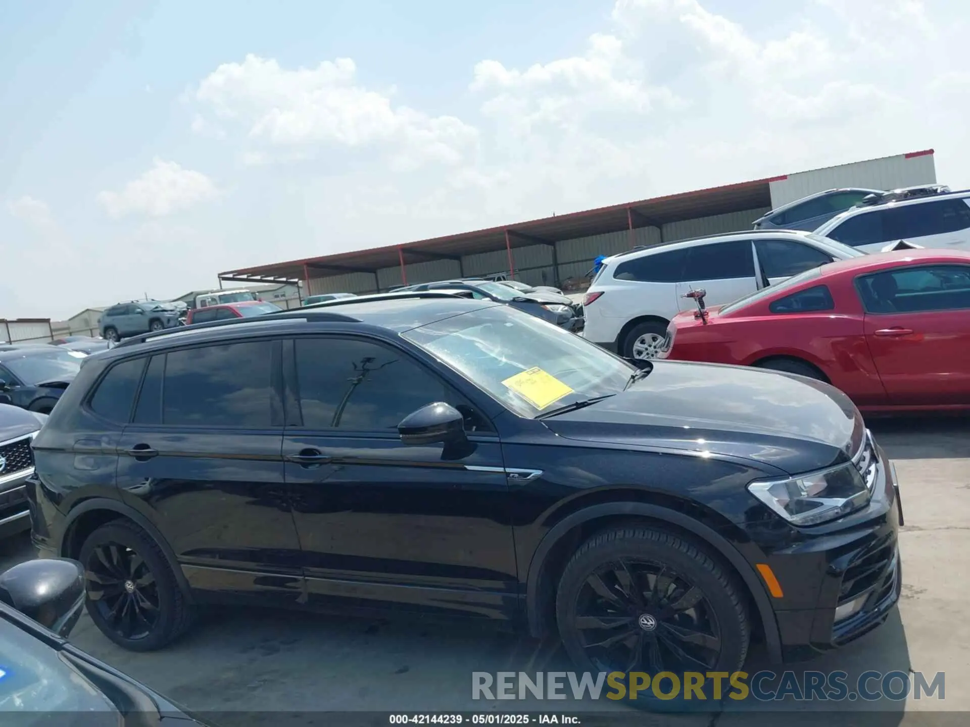 14 Photograph of a damaged car 3VV3B7AX0MM047478 VOLKSWAGEN TIGUAN 2021