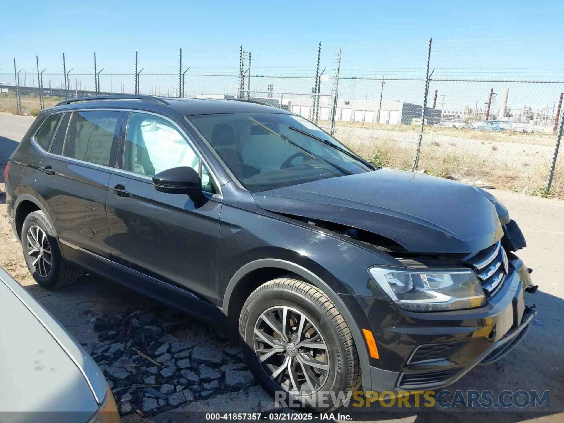 1 Photograph of a damaged car 3VV3B7AX2MM012280 VOLKSWAGEN TIGUAN 2021