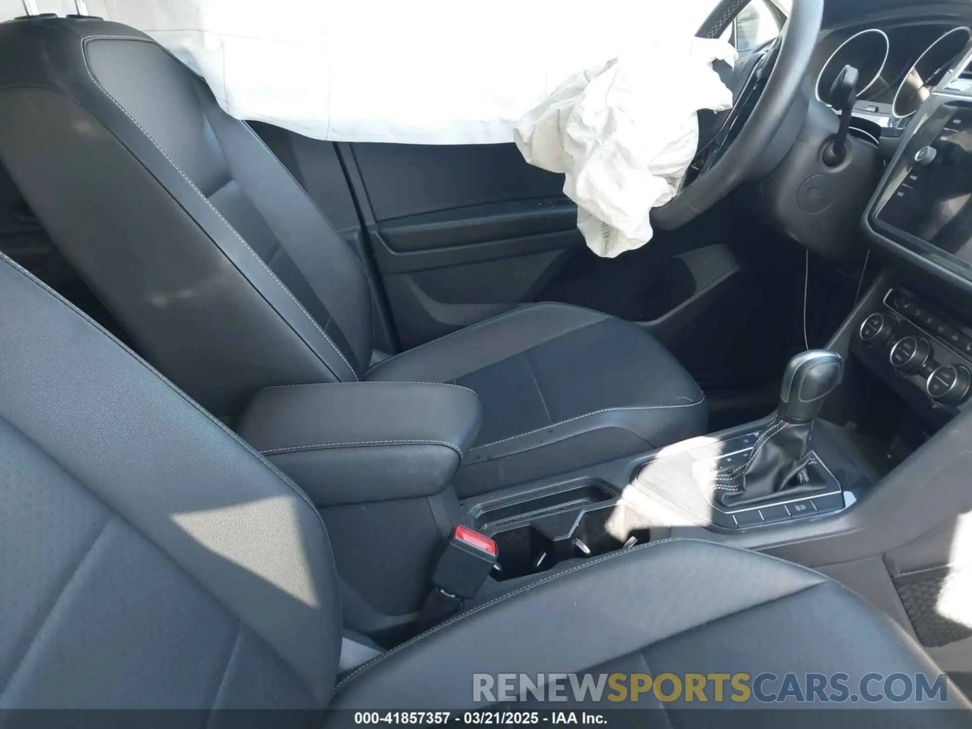 5 Photograph of a damaged car 3VV3B7AX2MM012280 VOLKSWAGEN TIGUAN 2021