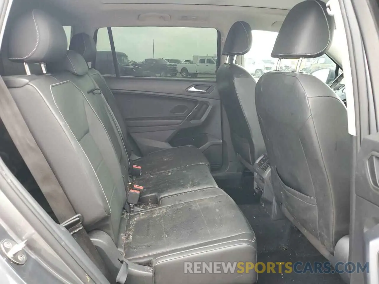 11 Photograph of a damaged car 3VV3B7AX3MM013955 VOLKSWAGEN TIGUAN 2021