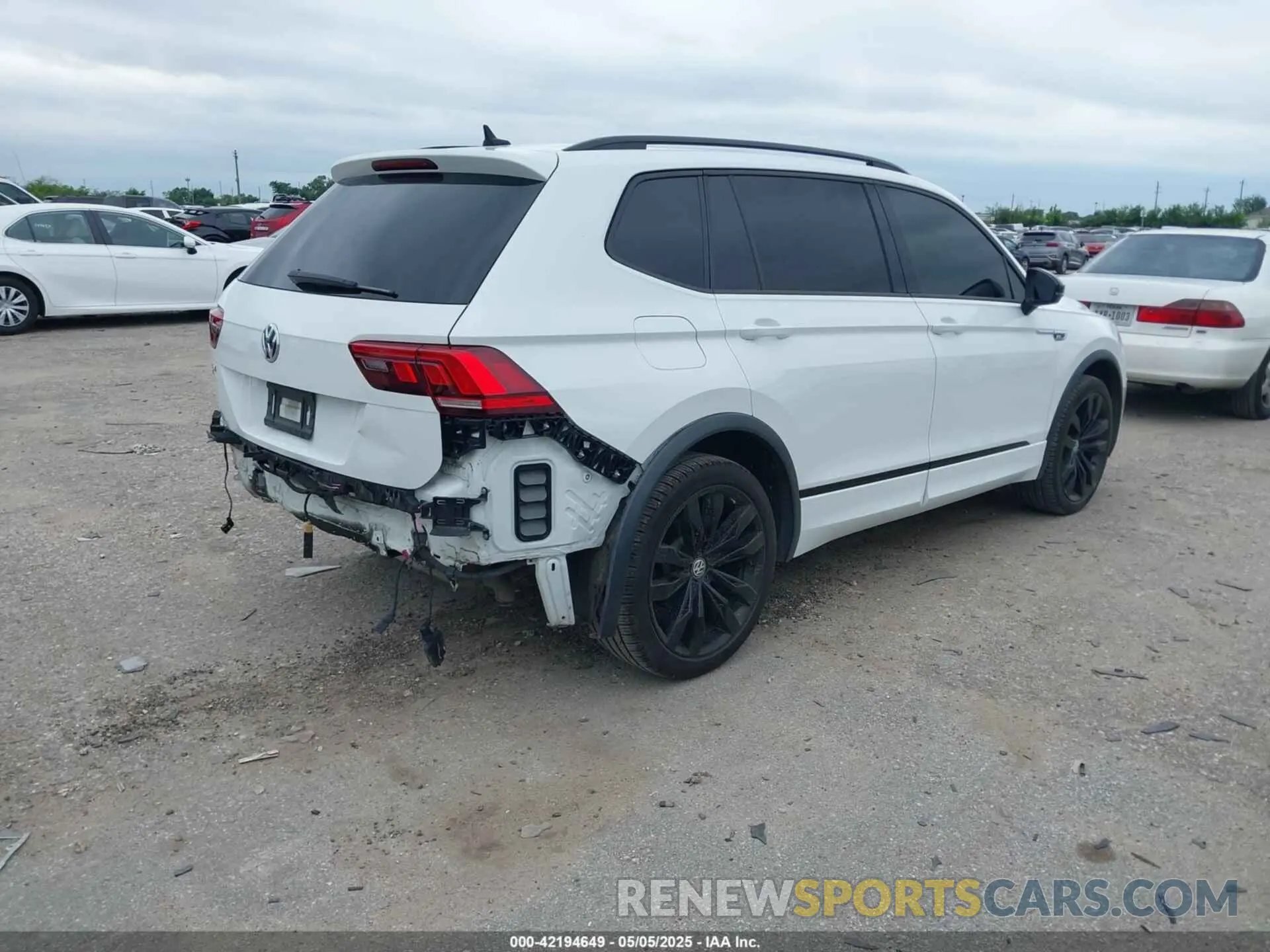 4 Photograph of a damaged car 3VV3B7AX3MM033414 VOLKSWAGEN TIGUAN 2021
