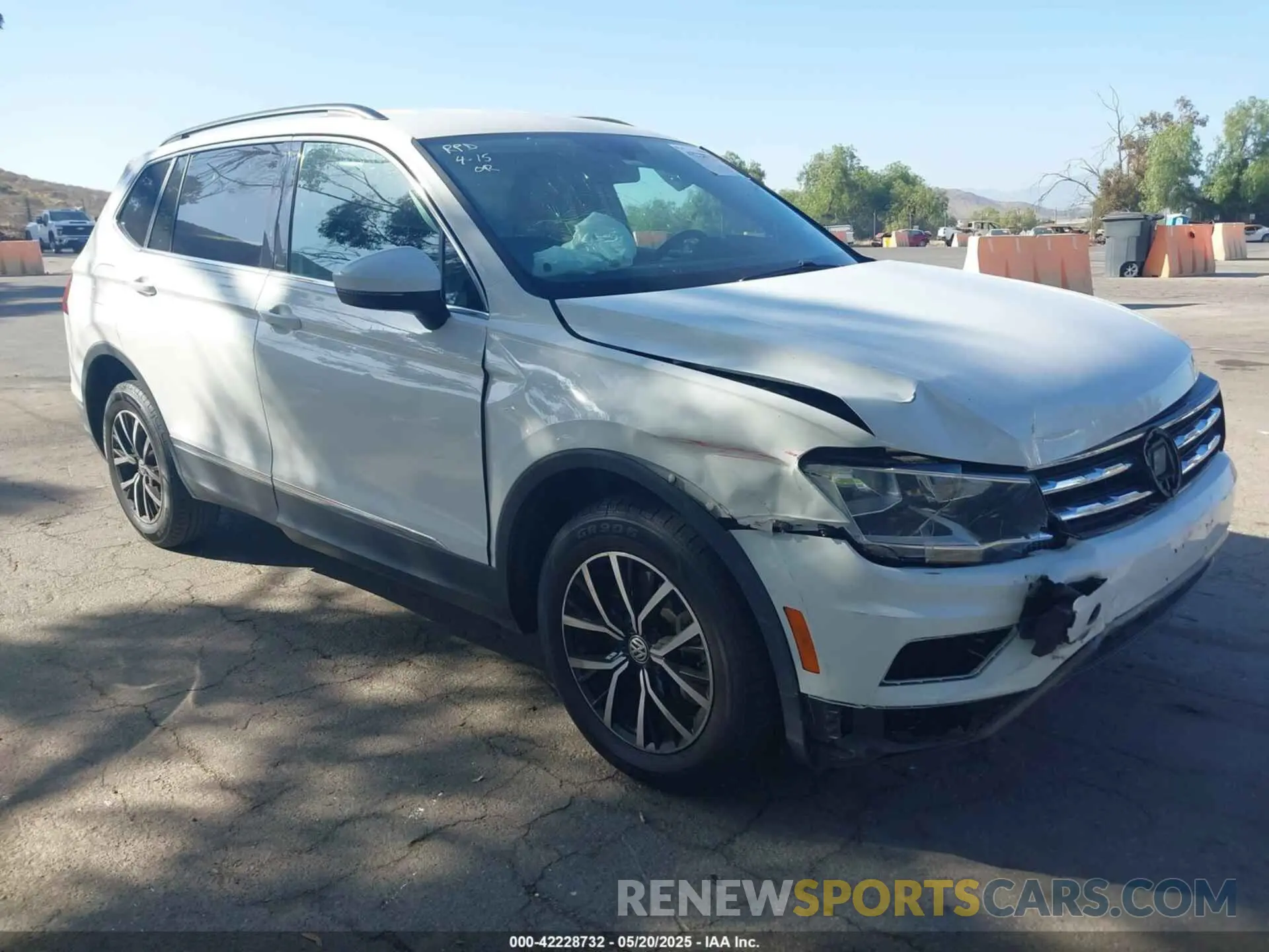 1 Фотография поврежденного автомобиля 3VV3B7AX3MM038340 VOLKSWAGEN TIGUAN 2021