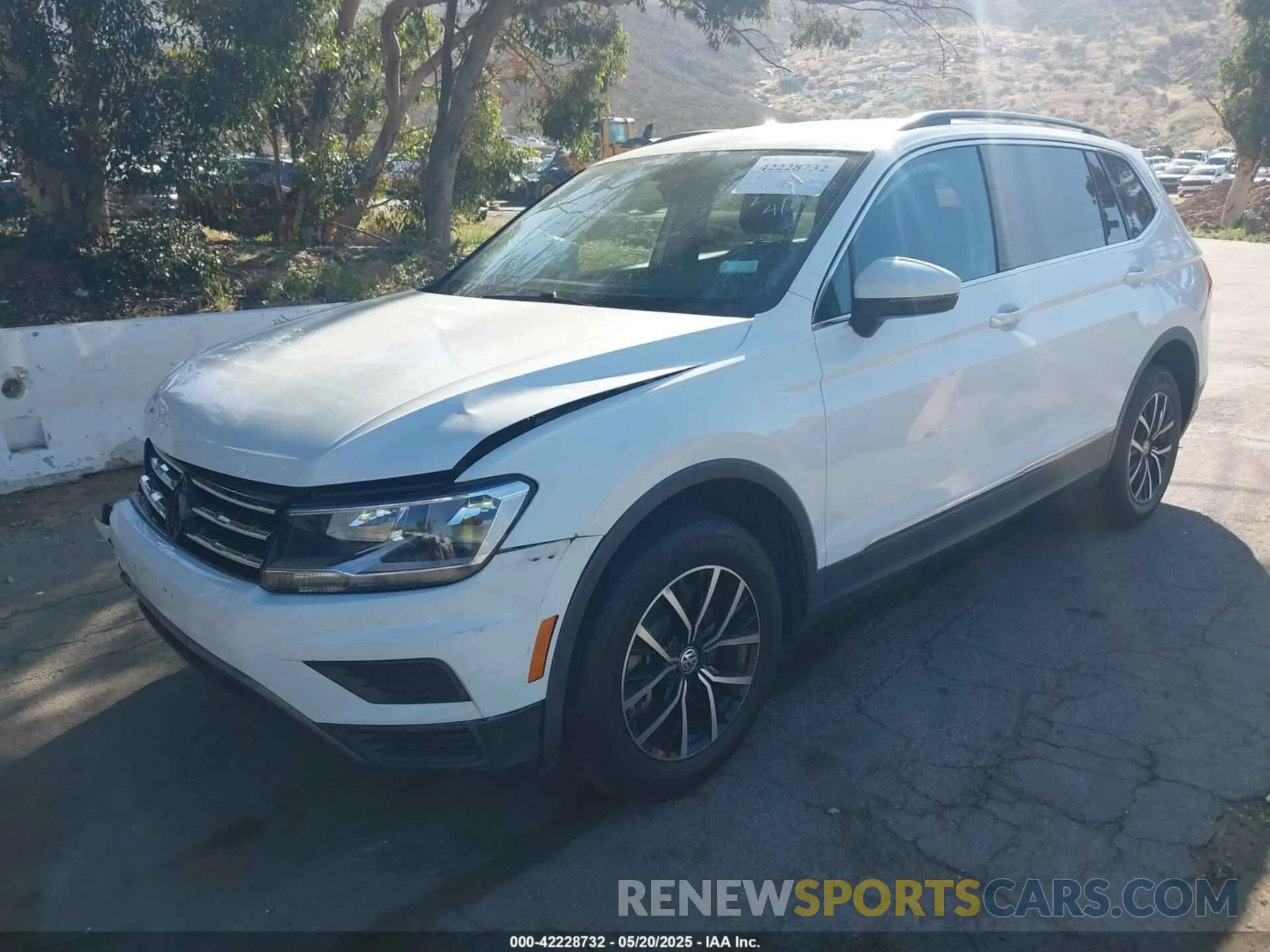2 Фотография поврежденного автомобиля 3VV3B7AX3MM038340 VOLKSWAGEN TIGUAN 2021