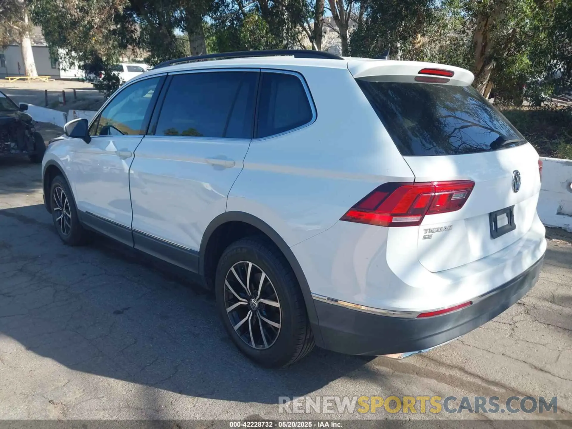 3 Фотография поврежденного автомобиля 3VV3B7AX3MM038340 VOLKSWAGEN TIGUAN 2021