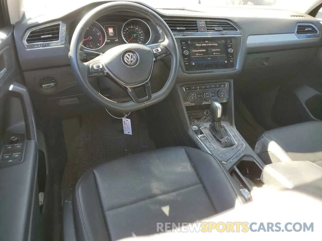 8 Photograph of a damaged car 3VV3B7AX3MM042775 VOLKSWAGEN TIGUAN 2021
