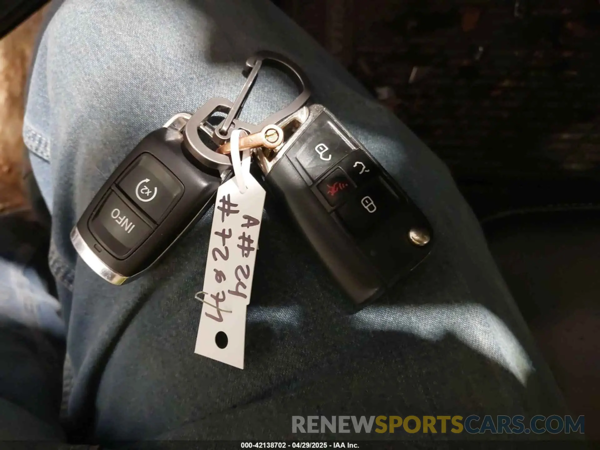 11 Photograph of a damaged car 3VV3B7AX3MM118463 VOLKSWAGEN TIGUAN 2021