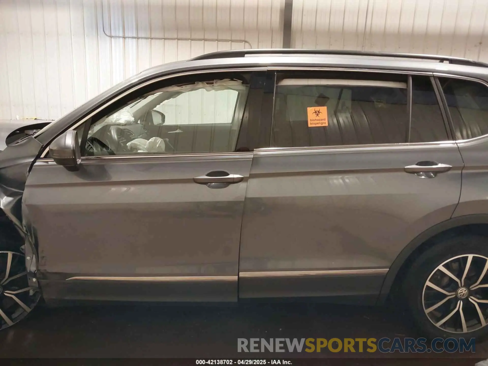 15 Photograph of a damaged car 3VV3B7AX3MM118463 VOLKSWAGEN TIGUAN 2021