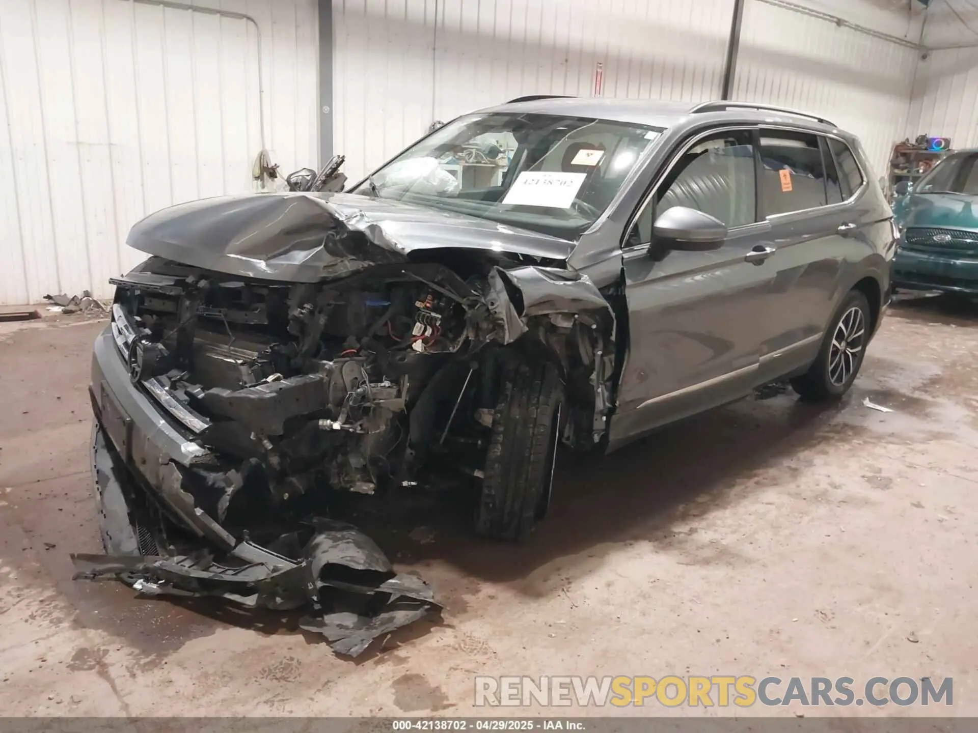 2 Photograph of a damaged car 3VV3B7AX3MM118463 VOLKSWAGEN TIGUAN 2021