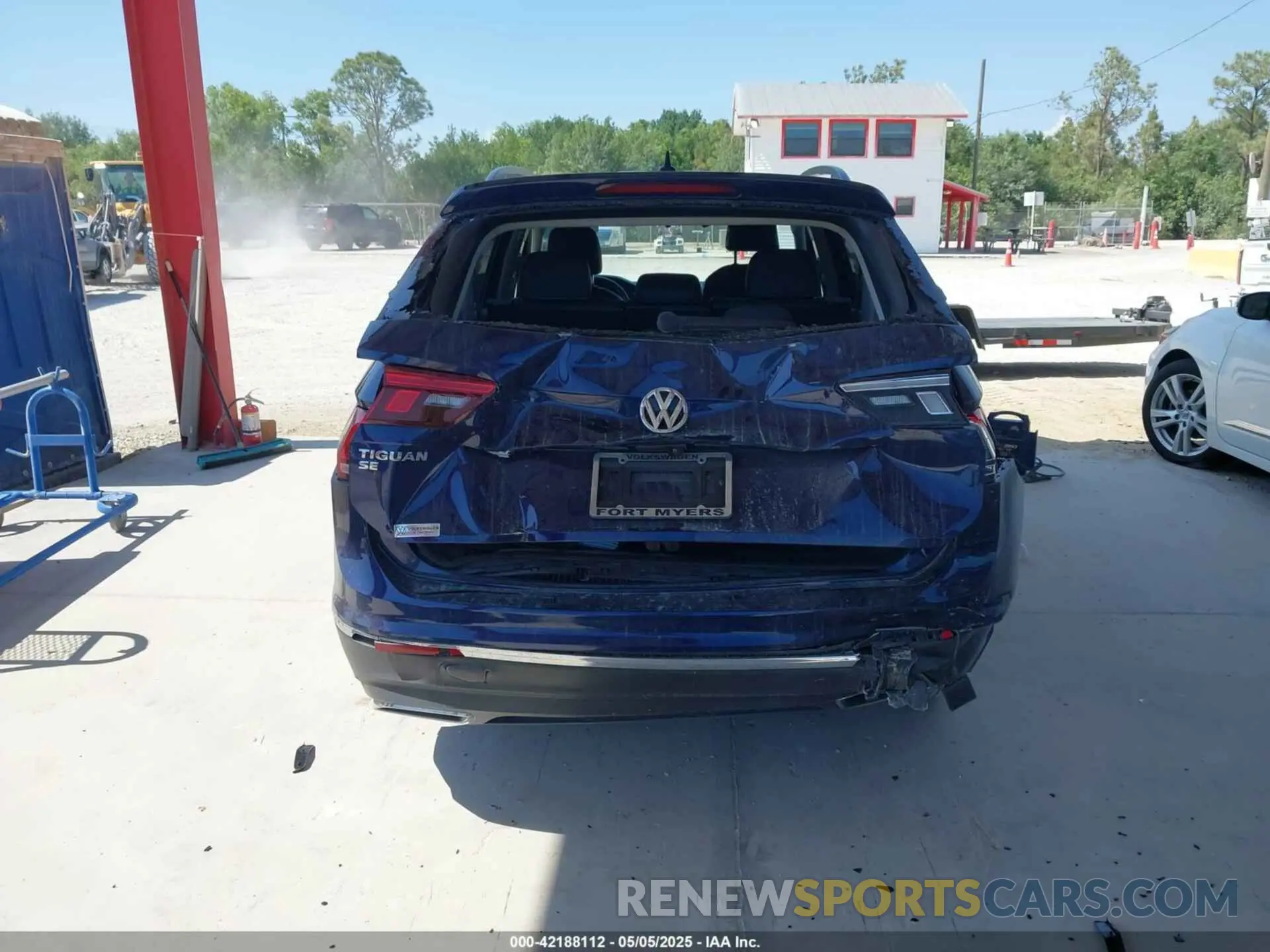 6 Photograph of a damaged car 3VV3B7AX4MM078345 VOLKSWAGEN TIGUAN 2021