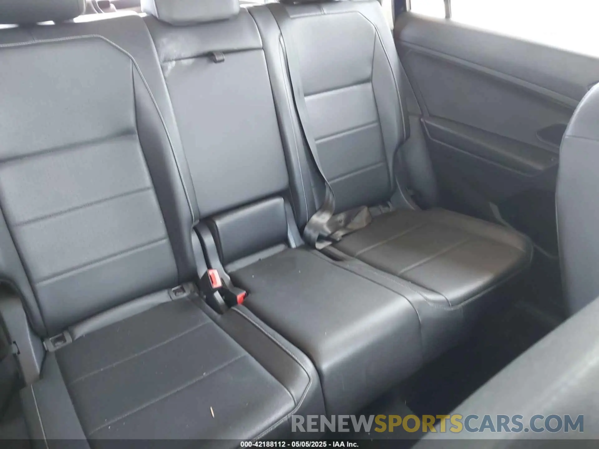 8 Photograph of a damaged car 3VV3B7AX4MM078345 VOLKSWAGEN TIGUAN 2021
