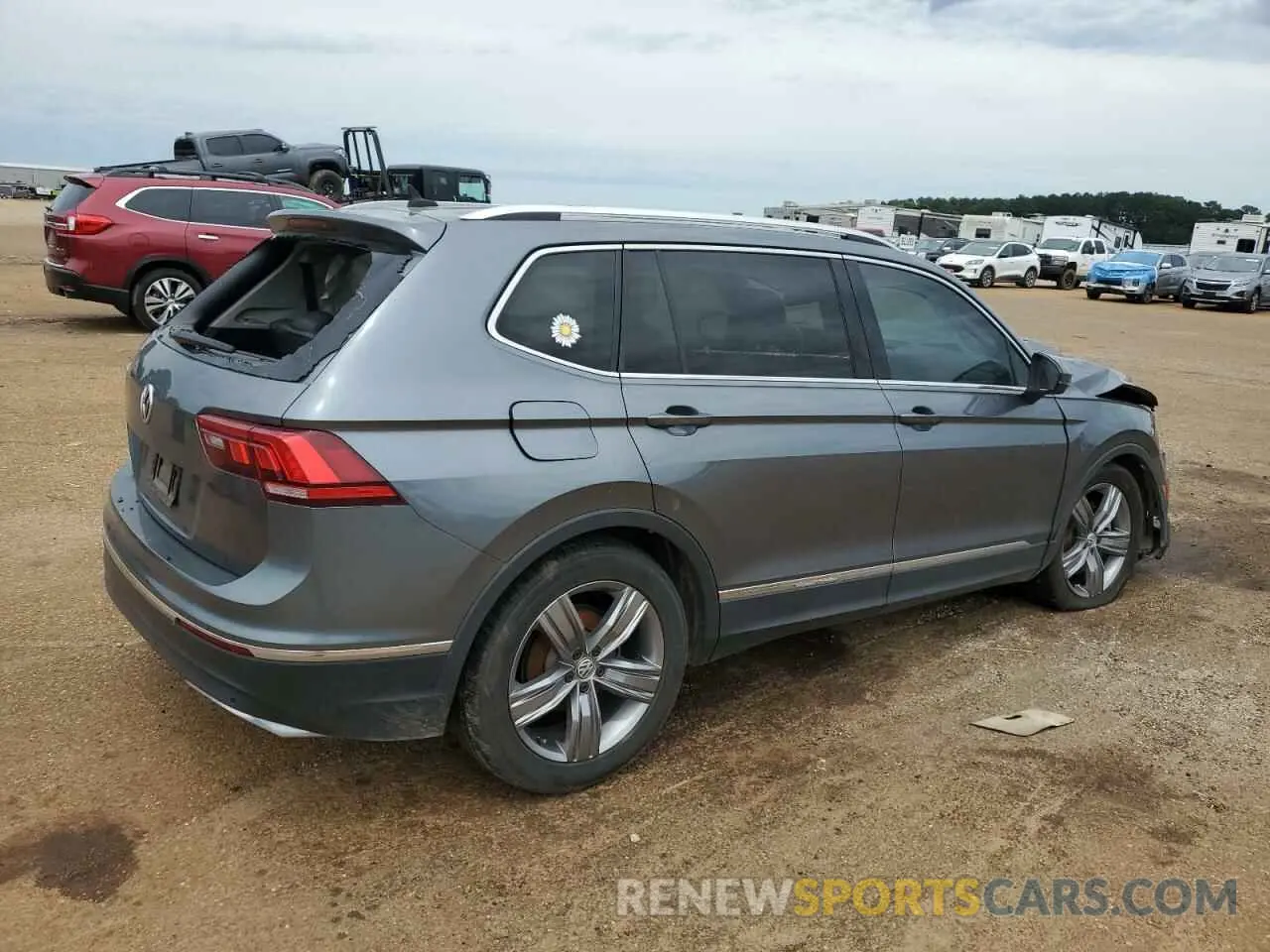 3 Photograph of a damaged car 3VV3B7AX4MM087210 VOLKSWAGEN TIGUAN 2021