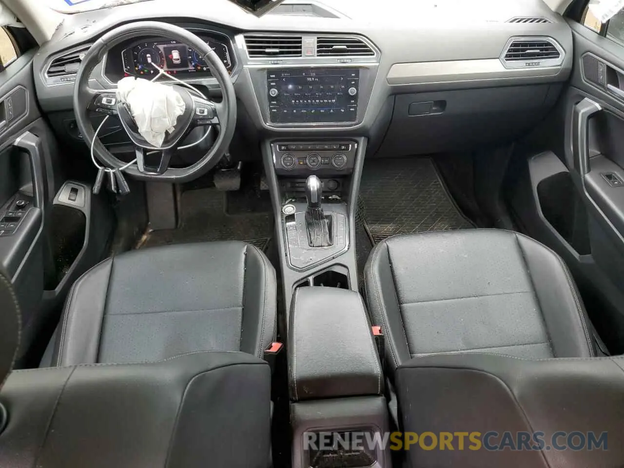 8 Photograph of a damaged car 3VV3B7AX4MM087210 VOLKSWAGEN TIGUAN 2021