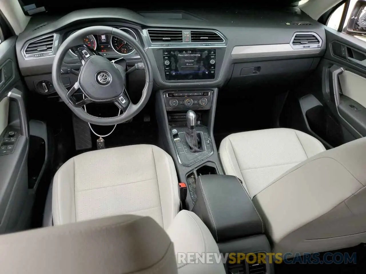 8 Photograph of a damaged car 3VV3B7AX4MM125292 VOLKSWAGEN TIGUAN 2021