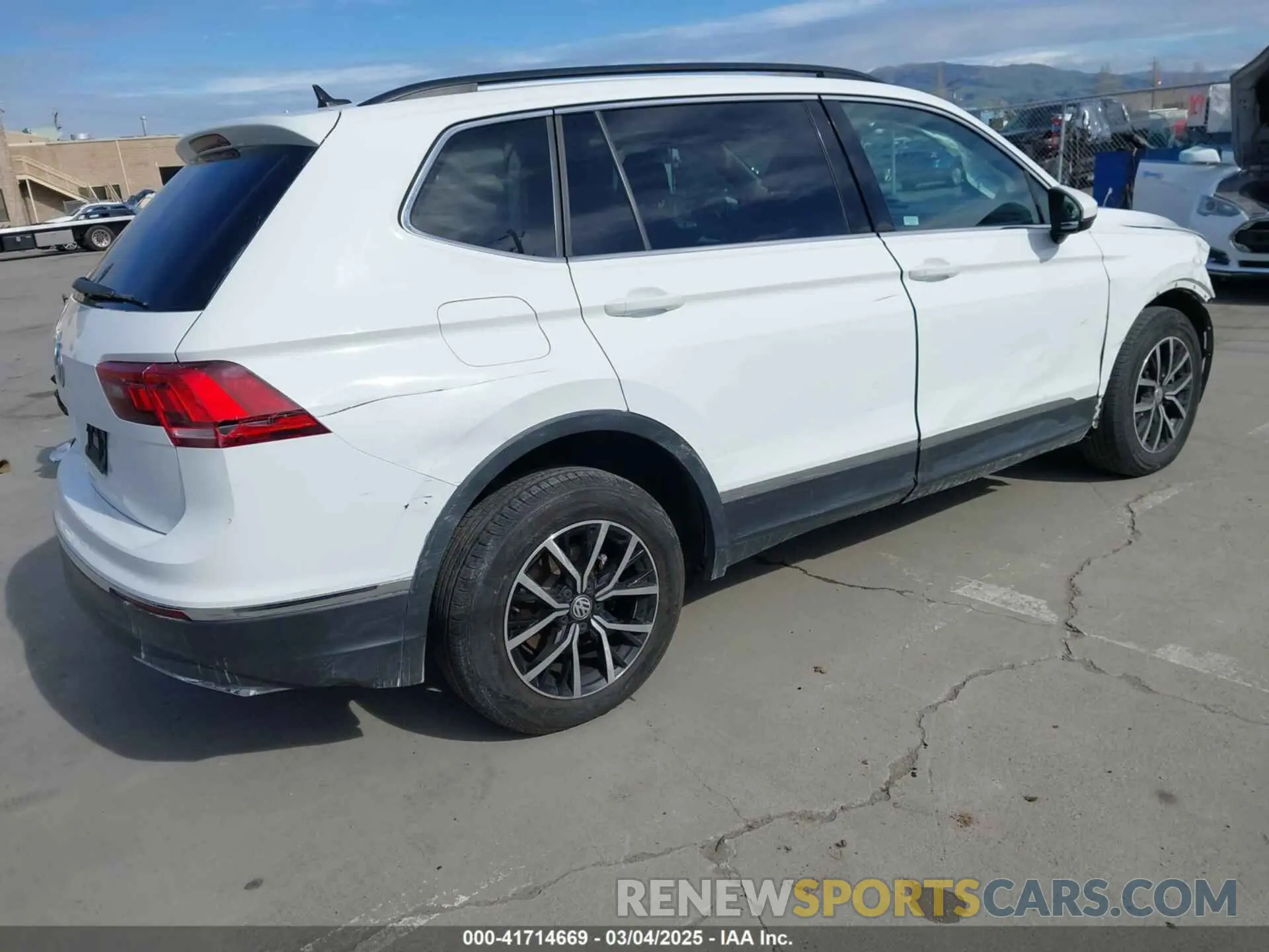 4 Фотография поврежденного автомобиля 3VV3B7AX5MM033611 VOLKSWAGEN TIGUAN 2021
