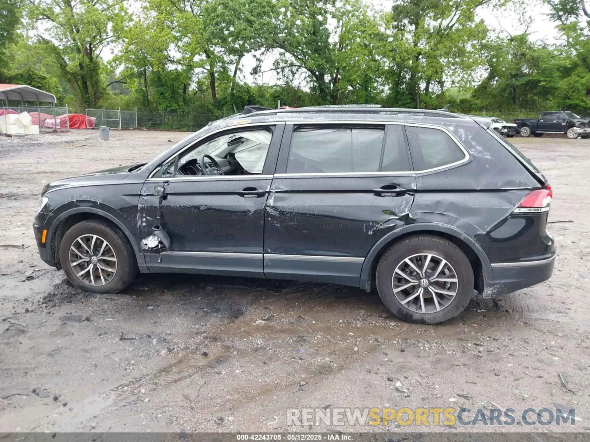 13 Photograph of a damaged car 3VV3B7AX6MM021502 VOLKSWAGEN TIGUAN 2021