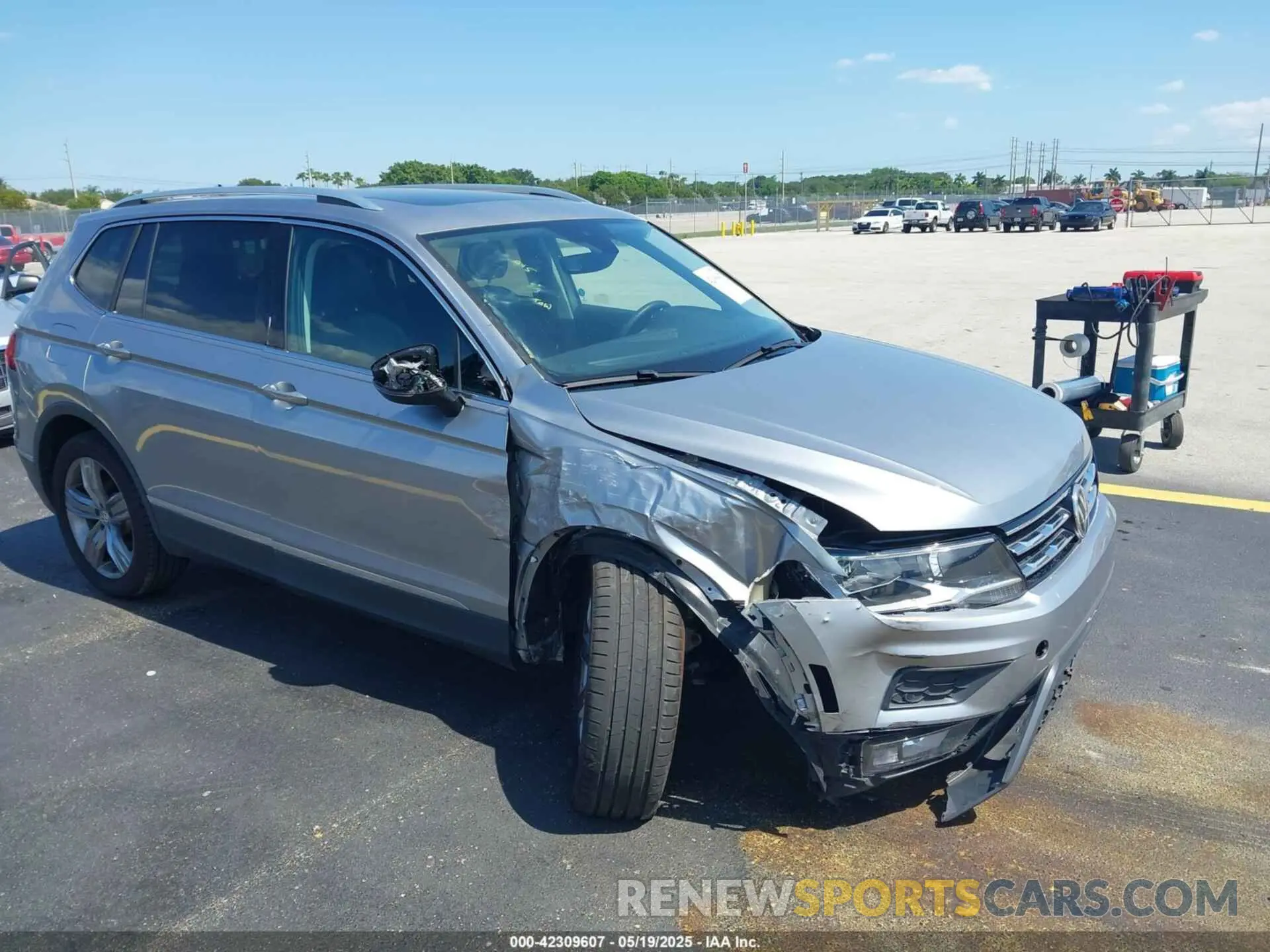 1 Photograph of a damaged car 3VV3B7AX6MM035657 VOLKSWAGEN TIGUAN 2021