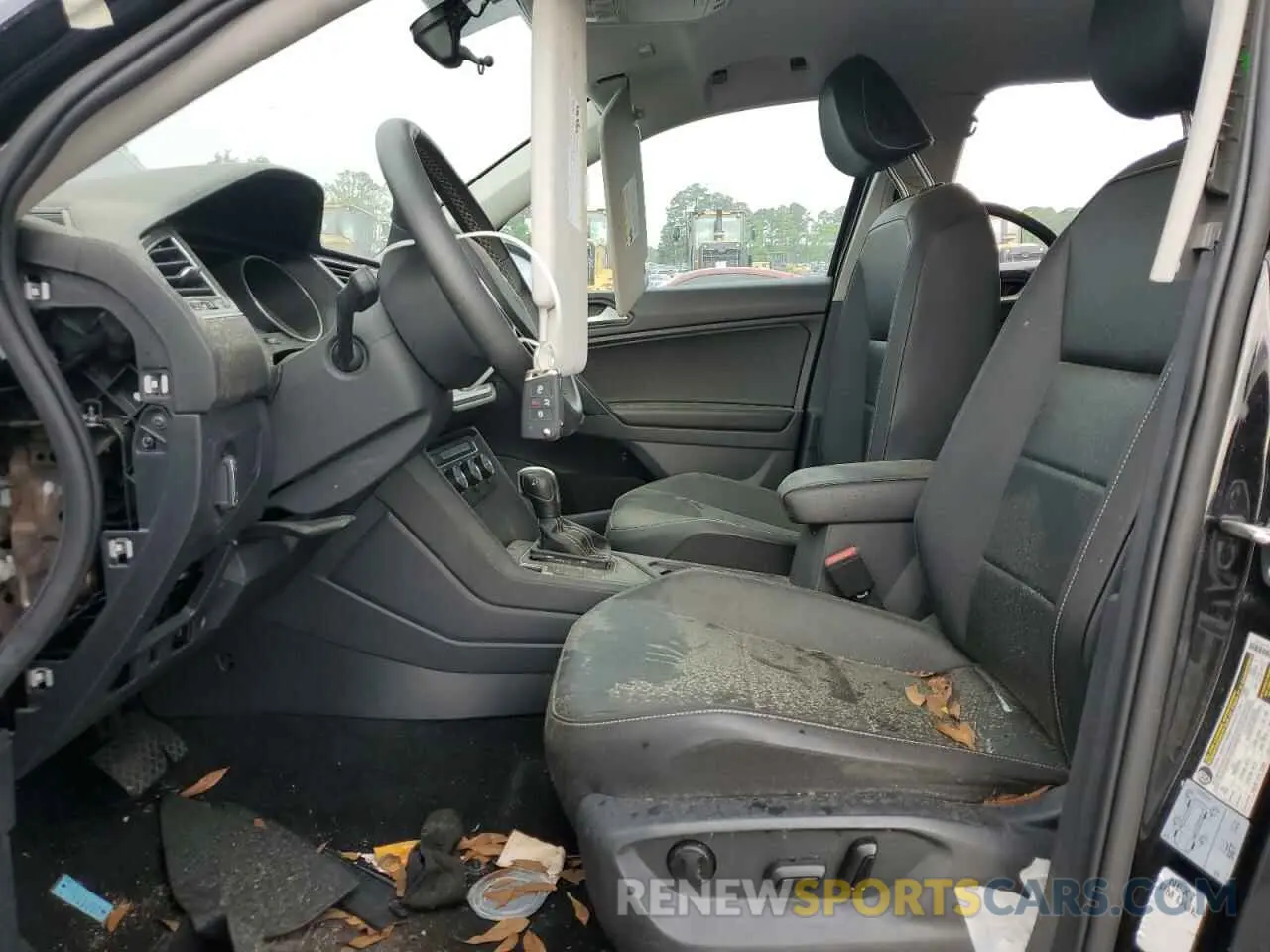 7 Photograph of a damaged car 3VV3B7AX6MM100281 VOLKSWAGEN TIGUAN 2021