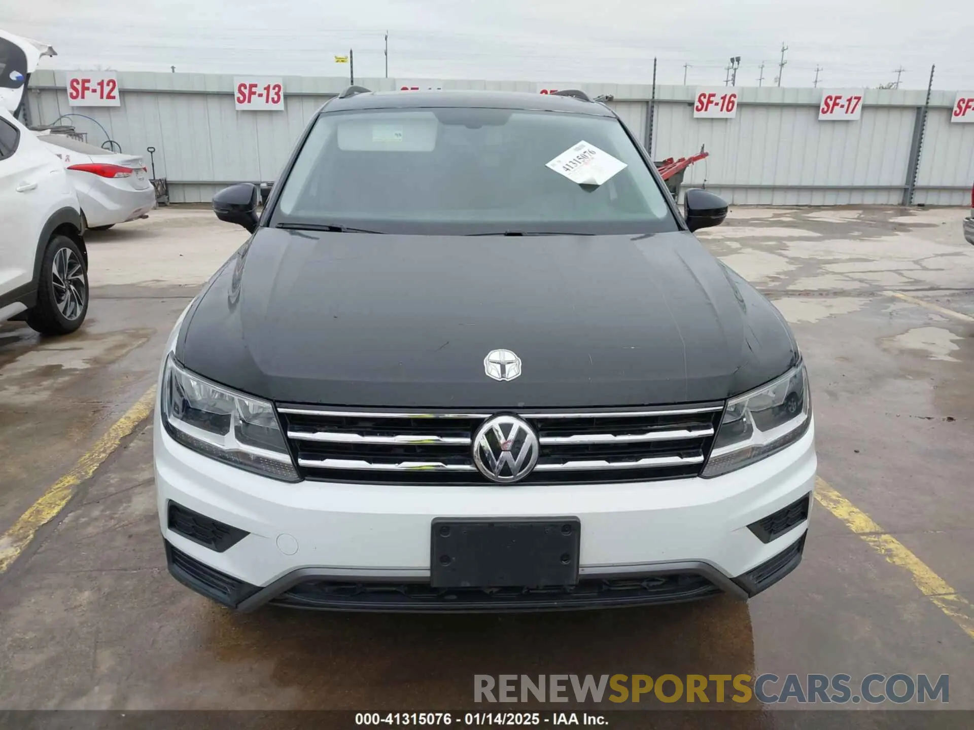 11 Photograph of a damaged car 3VV3B7AX6MM103519 VOLKSWAGEN TIGUAN 2021
