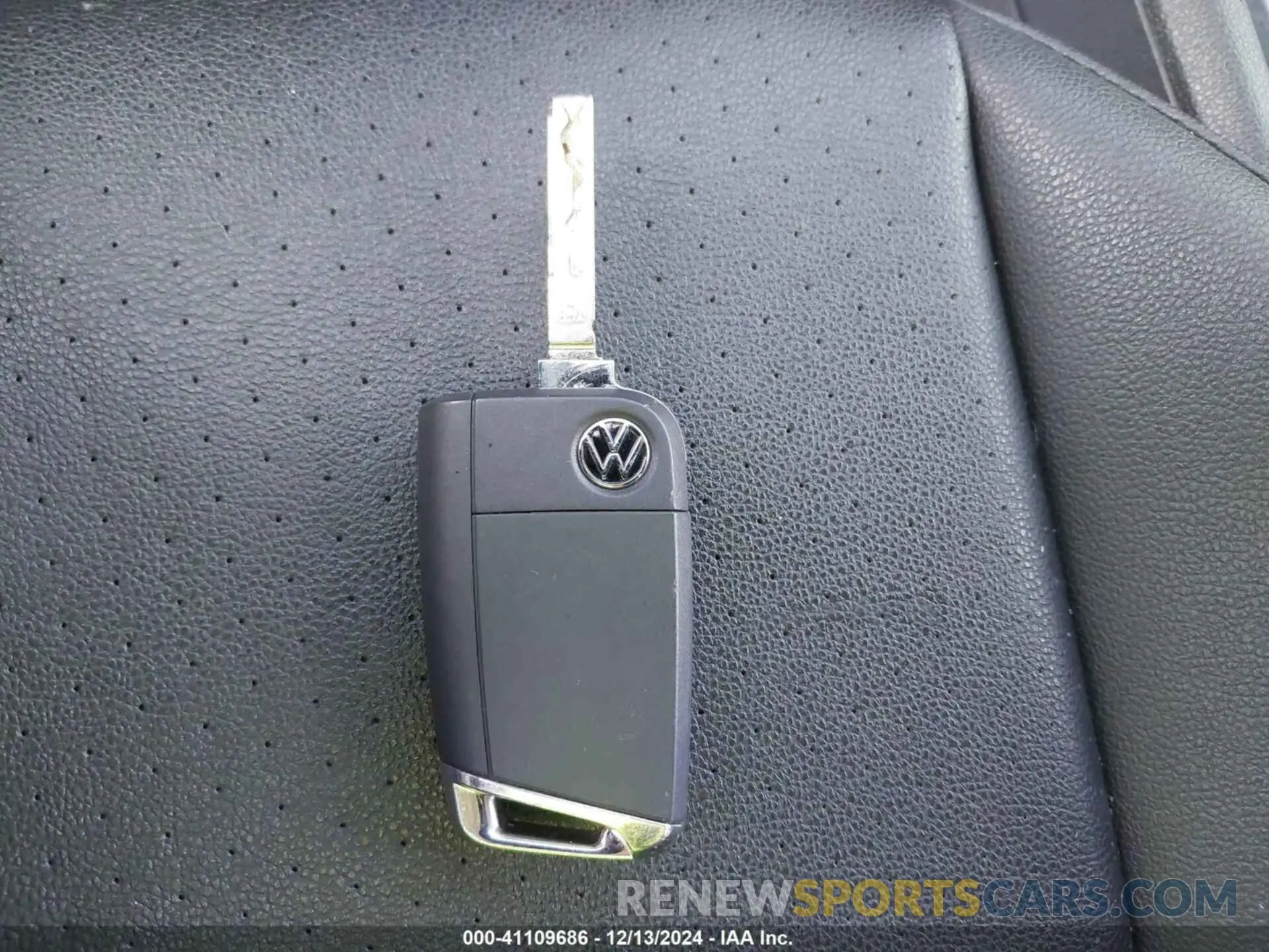 11 Photograph of a damaged car 3VV3B7AX8MM071303 VOLKSWAGEN TIGUAN 2021