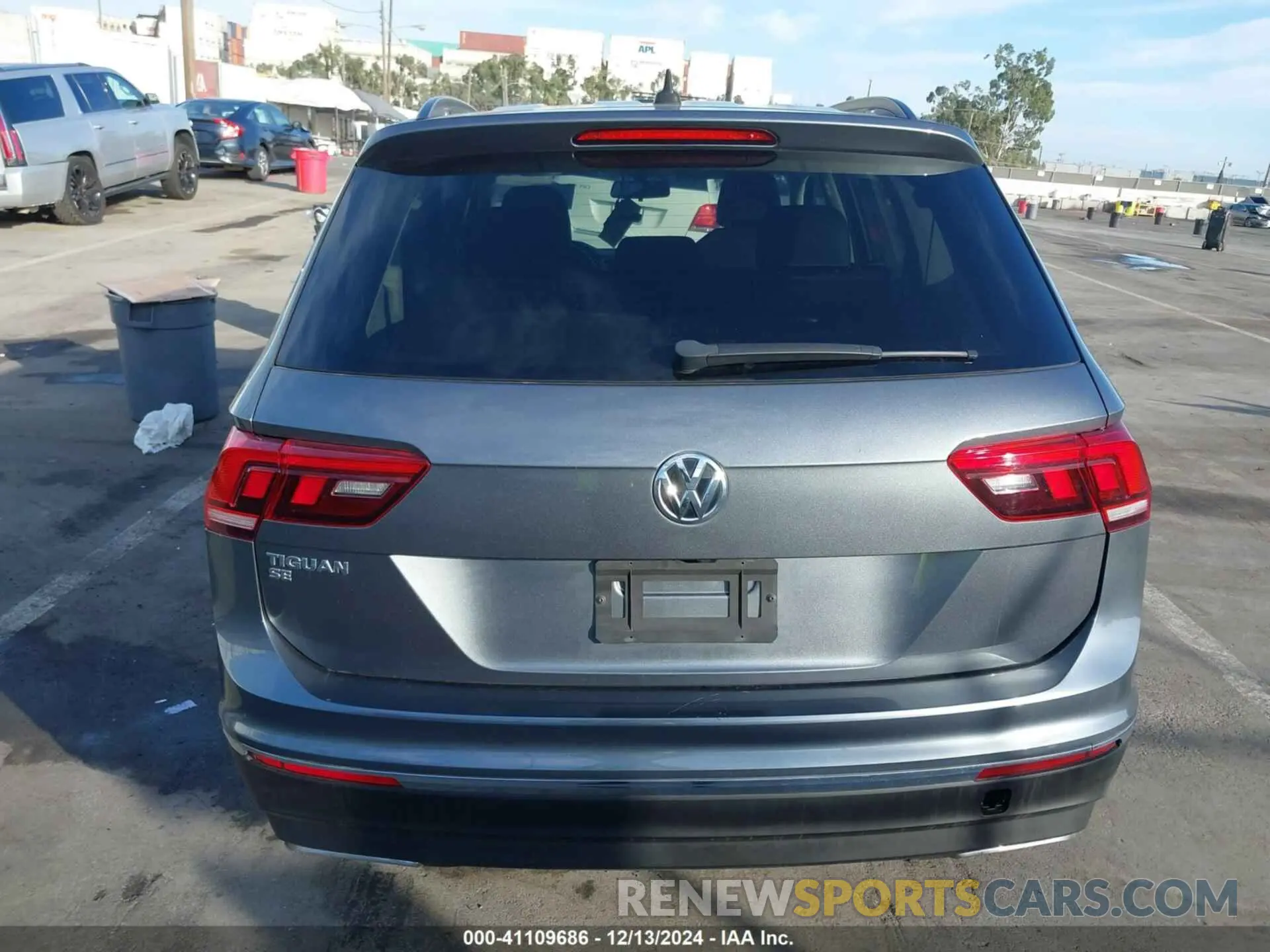 16 Photograph of a damaged car 3VV3B7AX8MM071303 VOLKSWAGEN TIGUAN 2021