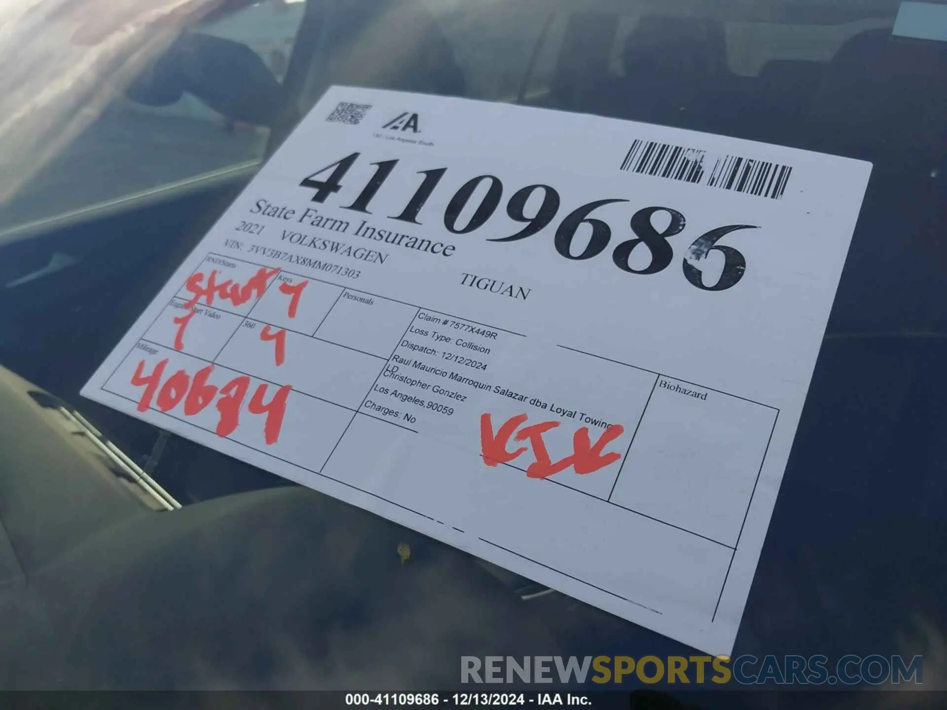 17 Photograph of a damaged car 3VV3B7AX8MM071303 VOLKSWAGEN TIGUAN 2021
